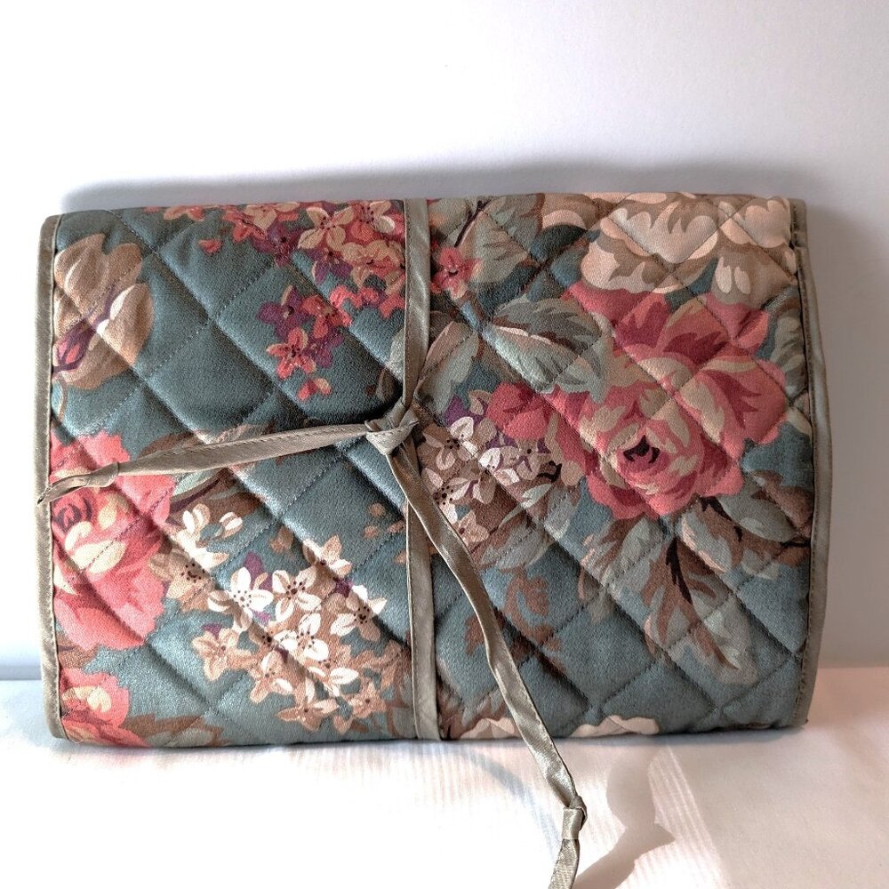 NWT "Bags & Baggage" Quilted Floral Folding Travel Hanging Organizer